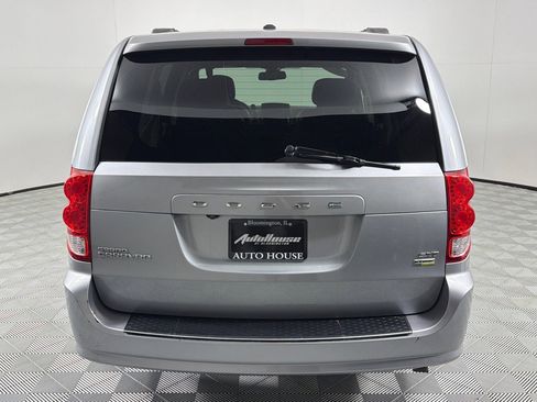 Used 2019 Dodge Grand Caravan SXT image 4