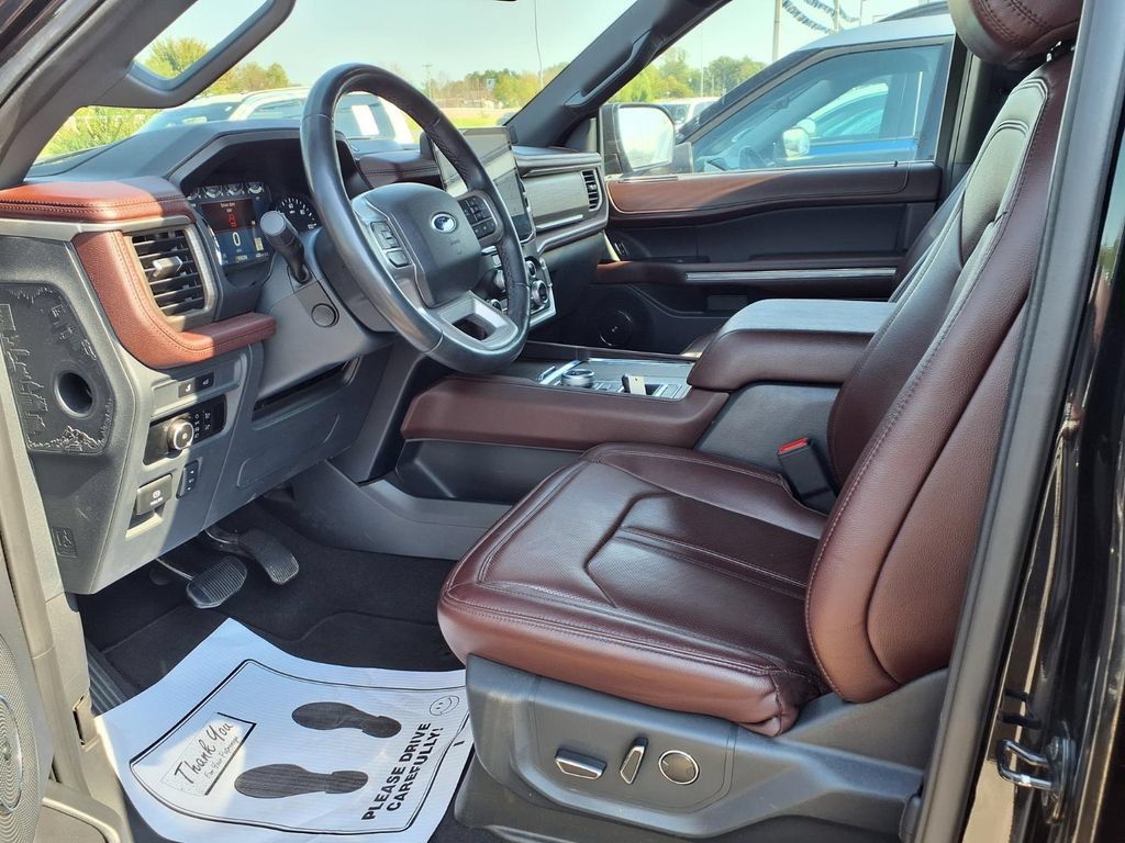 Used 2024 Ford Expedition Limited RWD image 15