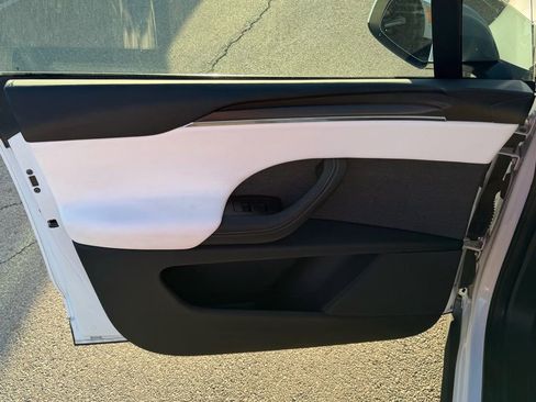 Used 2023 Tesla Model X Plaid image 14