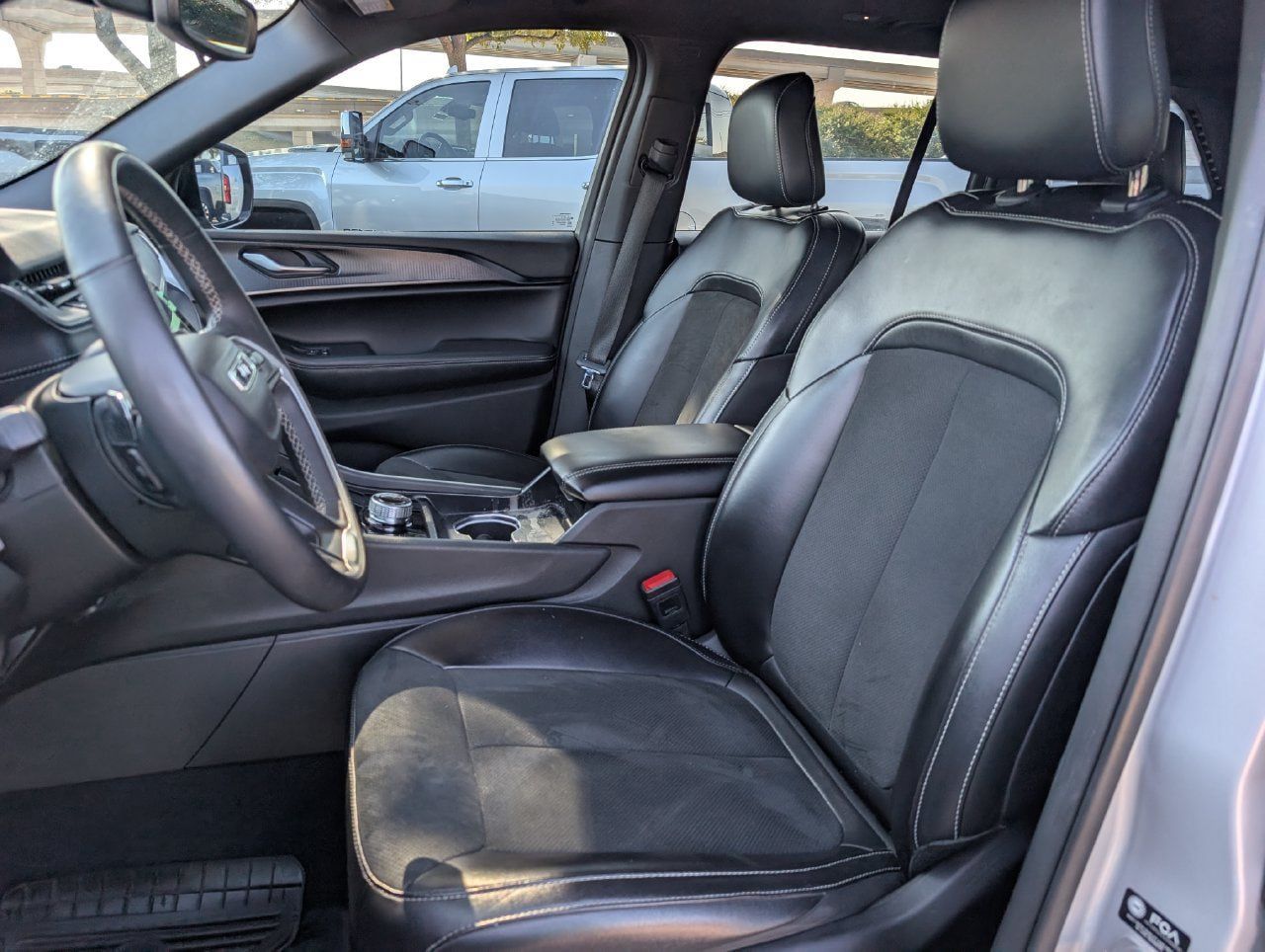 Used 2024 Jeep Grand Cherokee Altitude AWD/4WD image 26