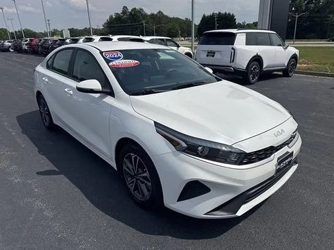 Used 2024 Kia Forte LXS w/ LXS Technology Package FWD image 1