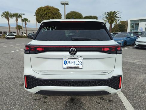 New 2026 Volkswagen Tiguan SEL R-Line image 7