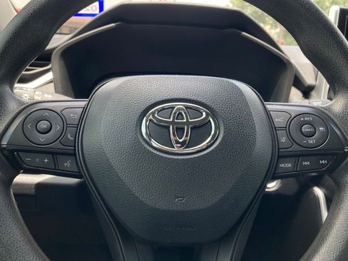 Used 2024 Toyota RAV4 XLE AWD/4WD image 15