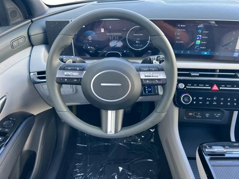 New 2025 Hyundai Tucson Limited image 14