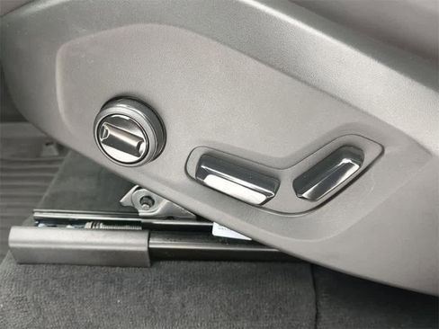 Certified 2026 Volvo XC90 B6 Plus w/ Protection Package Premier image 16