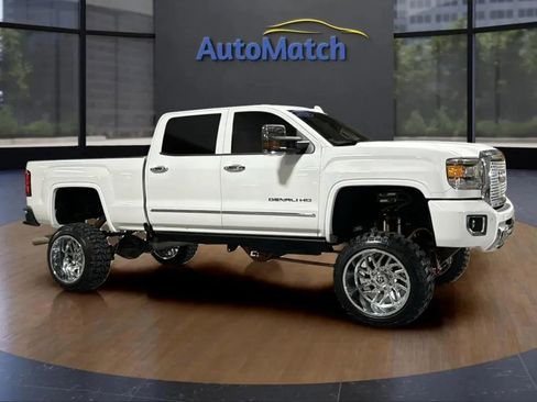 Used 2016 GMC Sierra 2500 Denali w/ Duramax Plus Package image 11