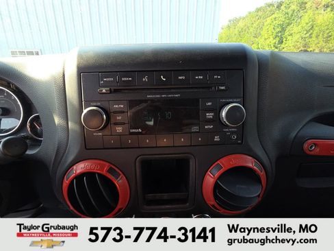 Used 2015 Jeep Wrangler Unlimited Sport w/ Max Tow Package AWD/4WD image 10