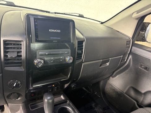 Used 2014 Nissan Titan SV w/ SV Value Truck Package image 17