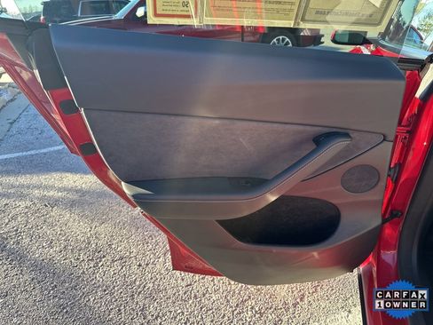 Used 2023 Tesla Model Y Performance image 39