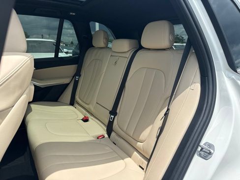Used 2022 BMW X5 sDrive40i w/ Premium Package RWD image 19