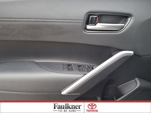 Certified 2025 Toyota Corolla Cross XLE image 12