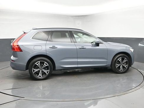 Used 2022 Volvo XC60 B5 Momentum w/ Advanced Package AWD/4WD image 9