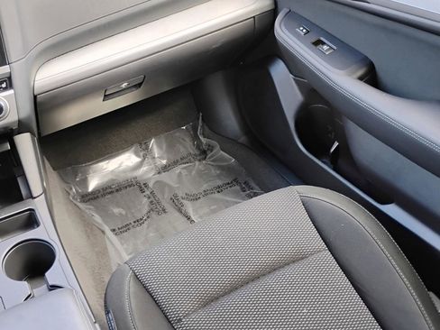 Used 2017 Subaru Outback 2.5i Premium image 16