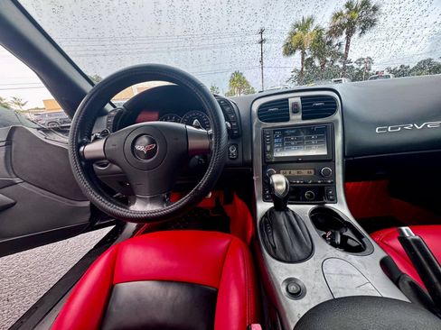 Used 2006 Chevrolet Corvette Convertible w/ Preferred Equipment Group RWD image 8