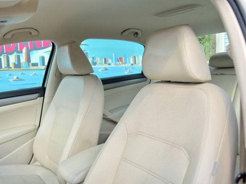 Used 2015 Volkswagen Passat TDI SE FWD image 18