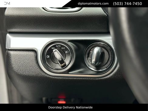 Used 2024 Porsche 718 Cayman w/ Premium Package image 32