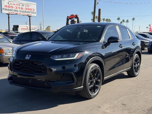 Used 2023 Honda HR-V Sport image 3