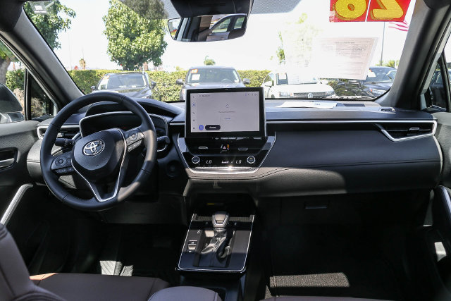 Used 2026 Toyota Corolla Cross XLE w/ Convenience Package FWD image 16