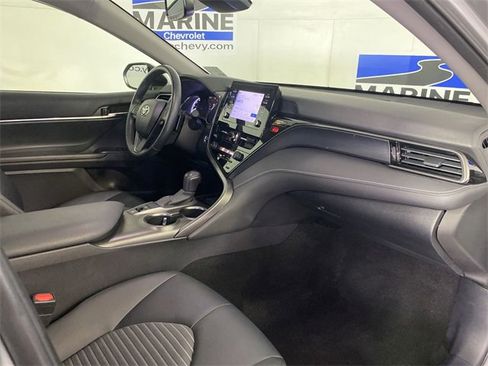 Used 2021 Toyota Camry SE w/ Convenience Package image 34