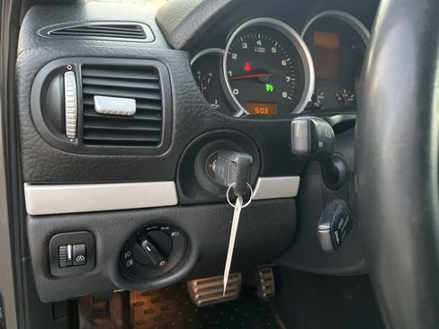 Used 2008 Porsche Cayenne GTS image 44