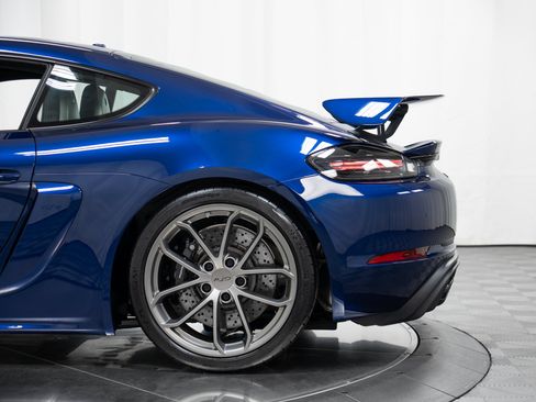 Certified 2021 Porsche 718 Cayman GT4 RWD image 40