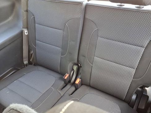 Used 2021 GMC Acadia SLE w/ Driver Convenience Package image 8