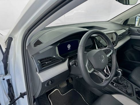 Used 2023 Volkswagen Taos SEL AWD/4WD image 9