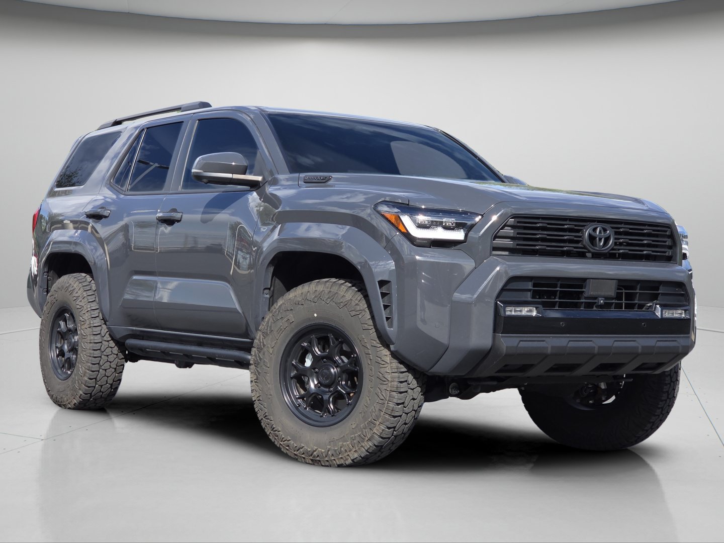 Used 2025 Toyota 4Runner Limited AWD/4WD image 2