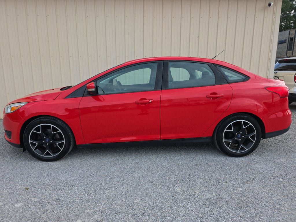 Used 2015 Ford Focus SE FWD image 9