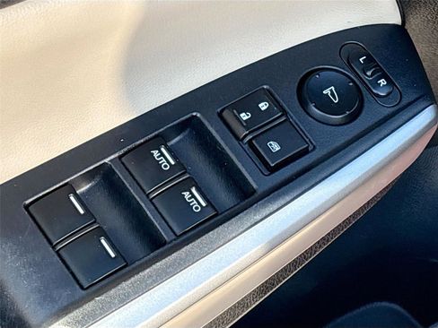 Used 2013 Honda Crosstour EX-L image 19