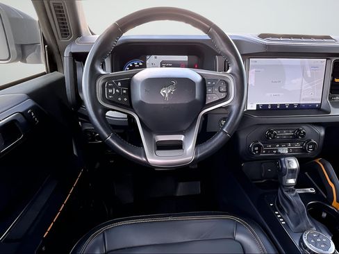 Used 2024 Ford Bronco Badlands AWD/4WD image 8