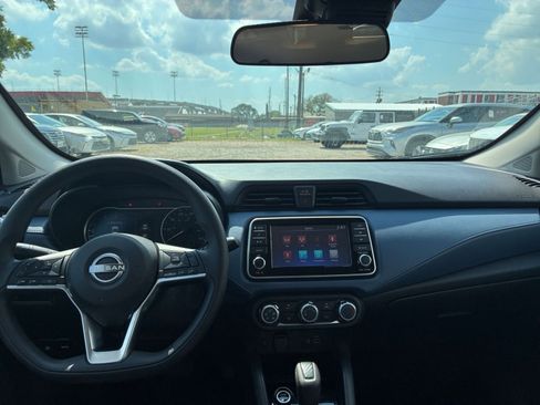 Used 2025 Nissan Versa SV w/ Trunk Package FWD image 31