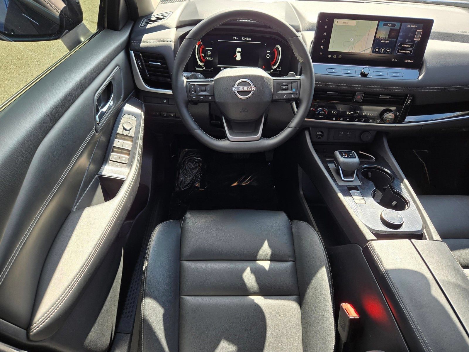 Used 2025 Nissan Rogue SL AWD/4WD image 12