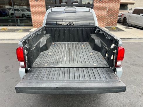 Used 2019 Toyota Tacoma TRD Sport image 27