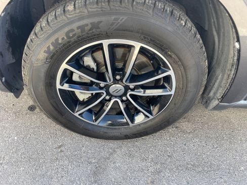 Used 2018 Dodge Journey SE w/ Connectivity Group FWD image 11