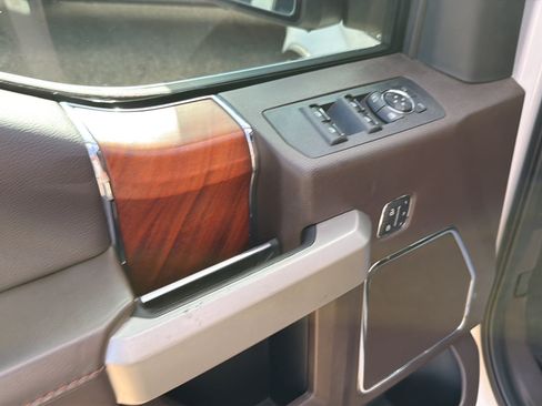Used 2019 Ford F150 King Ranch w/ Equipment Group 601A Luxury AWD/4WD image 31