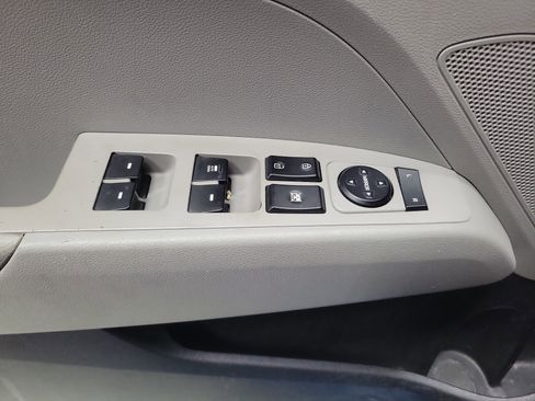 Used 2017 Hyundai Elantra SE image 16