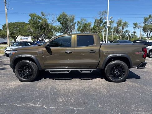 Used 2024 Chevrolet Colorado Trail Boss w/ LPO, Dark Essentials Package AWD/4WD image 9
