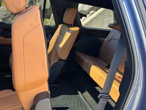 Used 2023 Ford Expedition Platinum AWD/4WD image 24