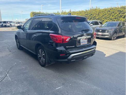 Used 2020 Nissan Pathfinder S image 3