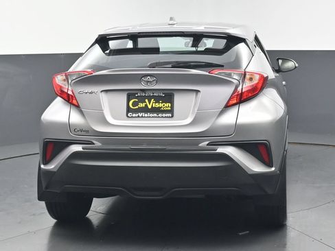 Used 2020 Toyota C-HR XLE FWD image 5