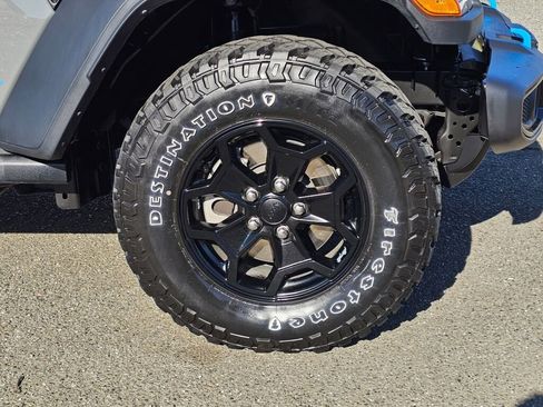 Used 2023 Jeep Wrangler Unlimited w/ Cold Weather Group image 10