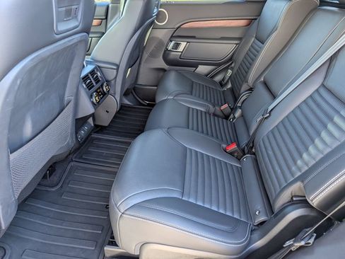 Certified 2024 Land Rover Discovery Dynamic SE AWD/4WD image 29