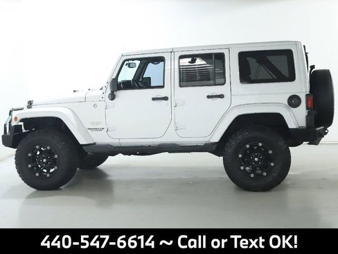 Used 2014 Jeep Wrangler Unlimited Sahara image 4