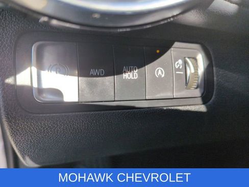 Used 2025 Chevrolet Equinox LT AWD/4WD image 35