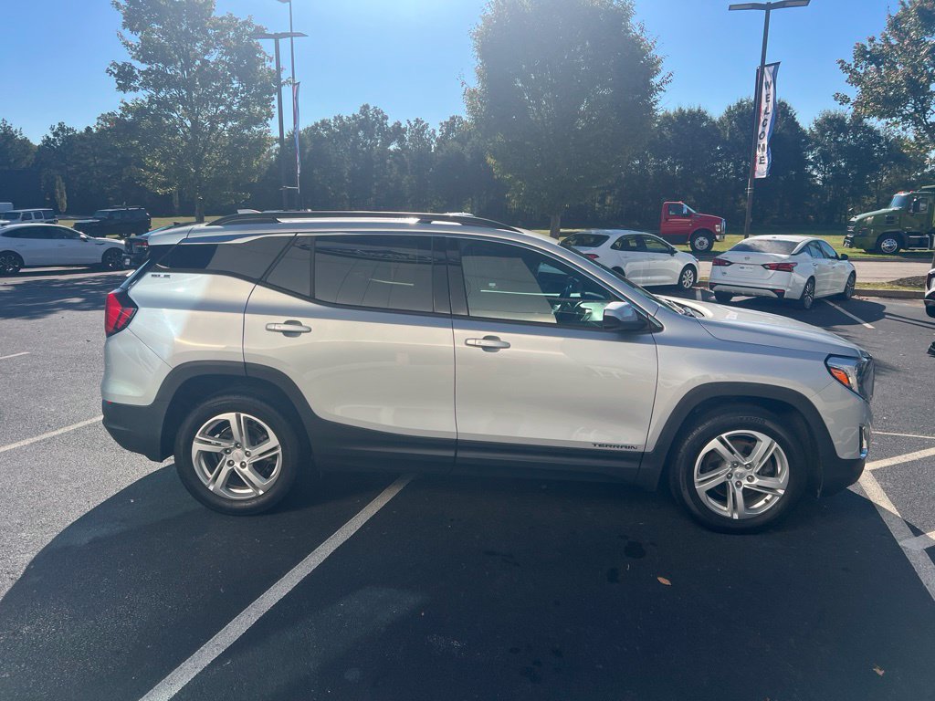 Used 2018 GMC Terrain SLE w/ Driver Convenience Package FWD image 6