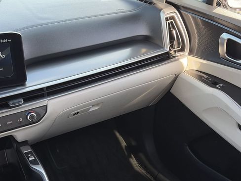 Certified 2024 Kia Sorento S w/ Panoramic Sunroof Package FWD image 15