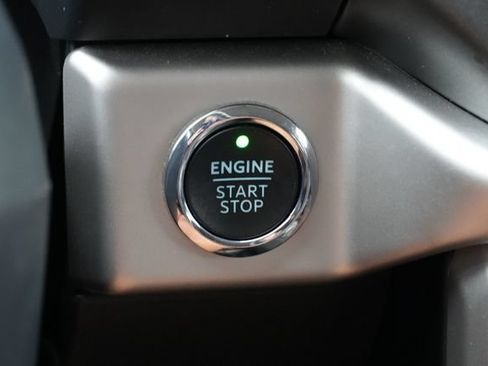 Used 2024 Ford Expedition XLT AWD/4WD image 29