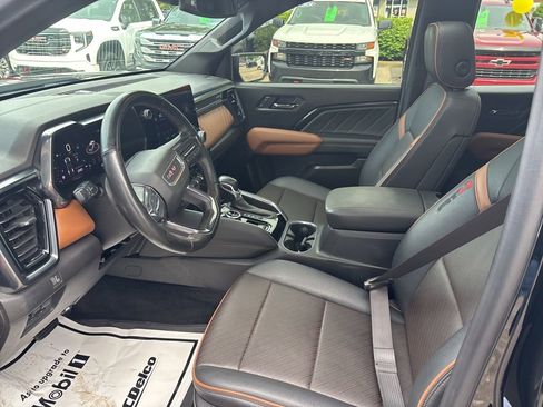 Certified 2024 GMC Canyon AT4 w/ AT4 Premium Package AWD/4WD image 19