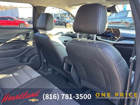 Used 2024 Chevrolet Trax LT w/ Driver Confidence Package image 41